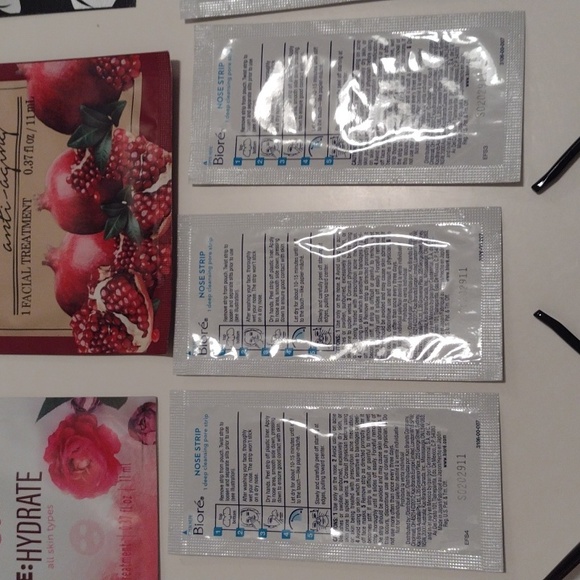 NEW Beauty Self Care Lot of 10 Masks 12 Biore Pore Strips and 6 Headbands - Picture 12 of 16